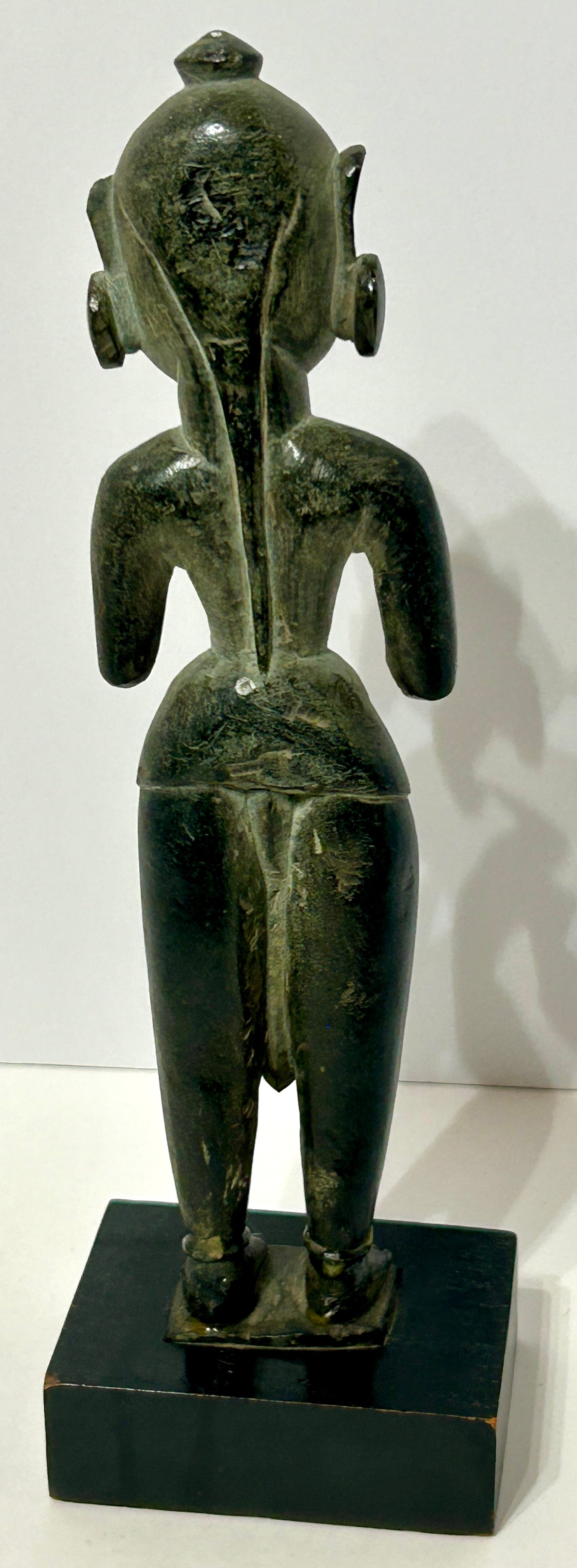INDIA EARLY CARVED BLACK STONE SCHIST FIGURE