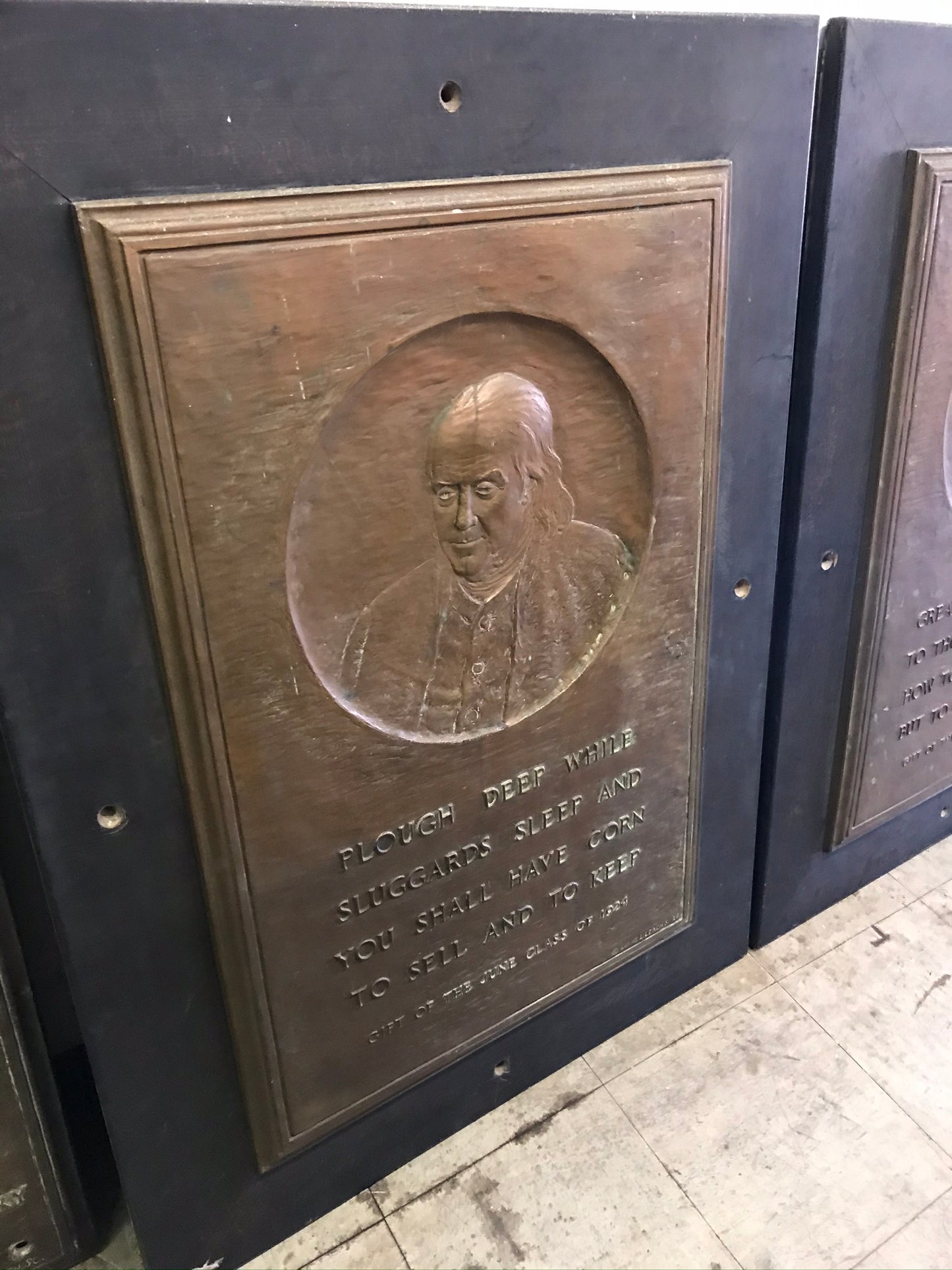 LLARGE BRONZE WALL PLAQUES OF T. ROOSEVELT, WASHINGTON, FRANKLIN, AND EDISON