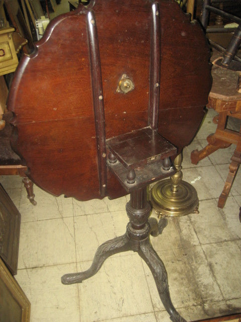 ANTIQUE LATE 1700's MAHOGANY TILT TOP TEA TABLE