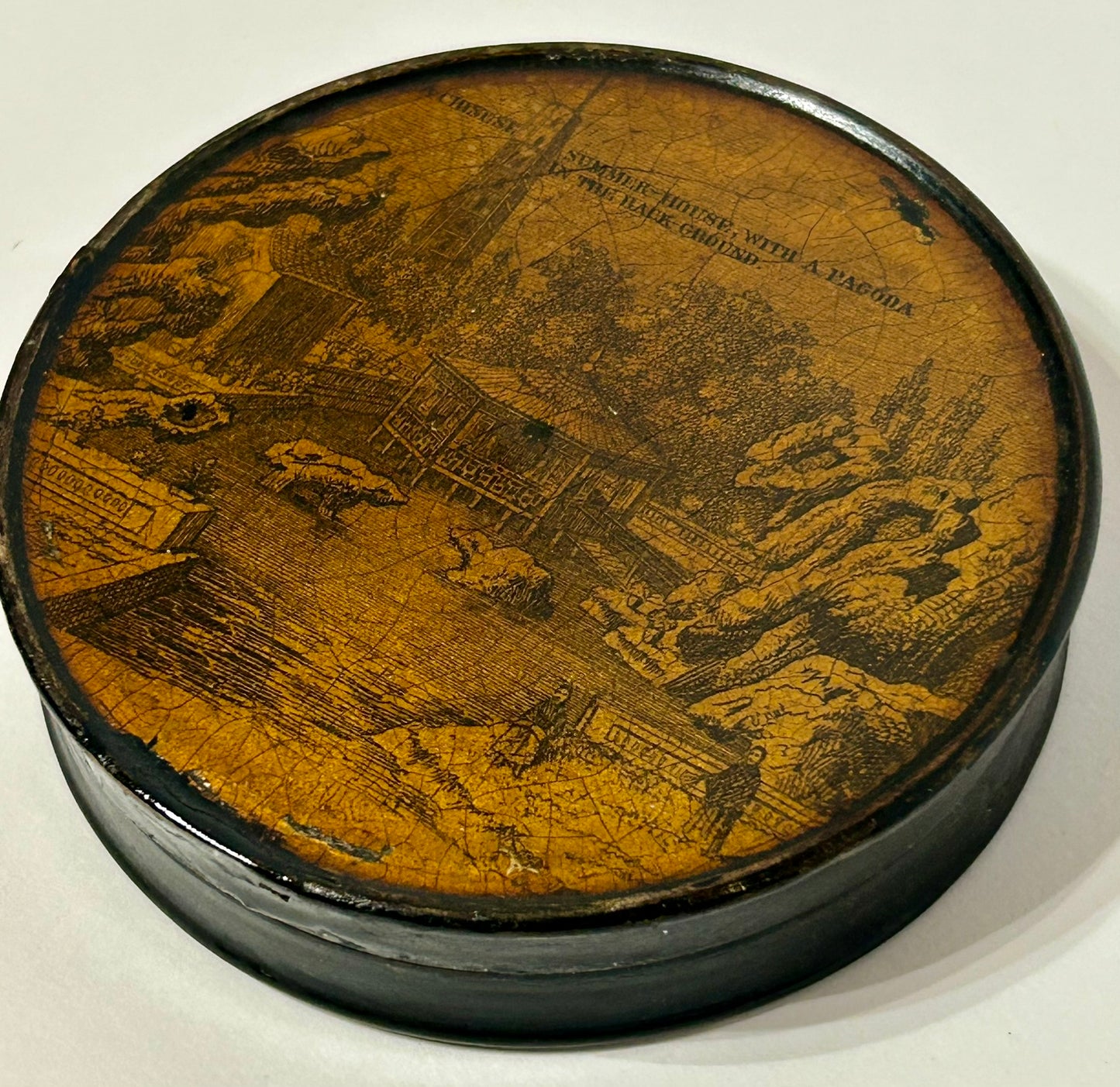 ANTIQUE LATE 1700'S PAPERMACHE SNUFF BOX WITH SCENE OF CHINESE SUMMER HOUSE