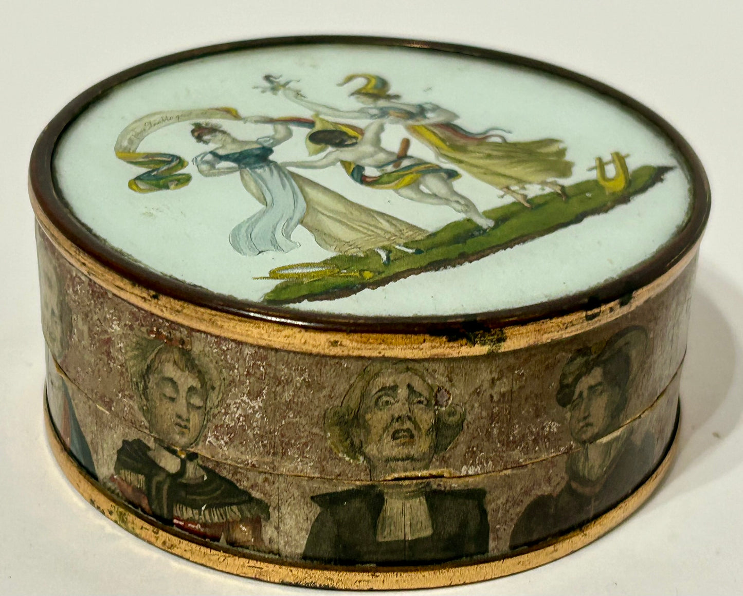 FRENCH ANTIQUE POWDER BOX WITH LADIES