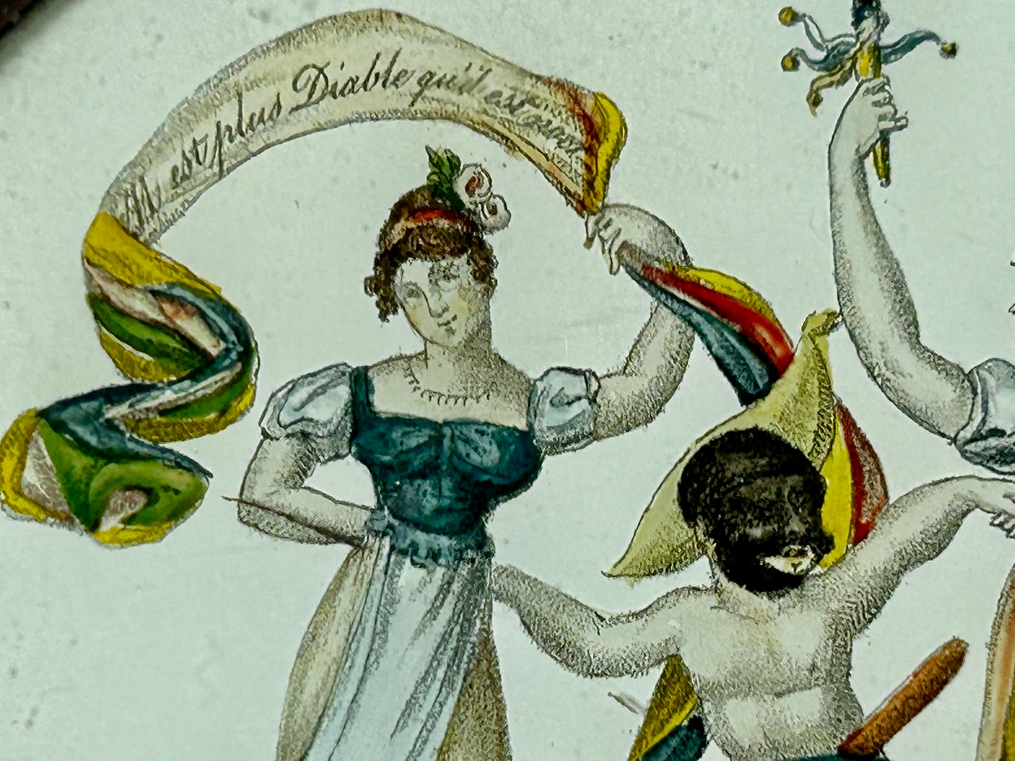 FRENCH ANTIQUE POWDER BOX WITH LADIES