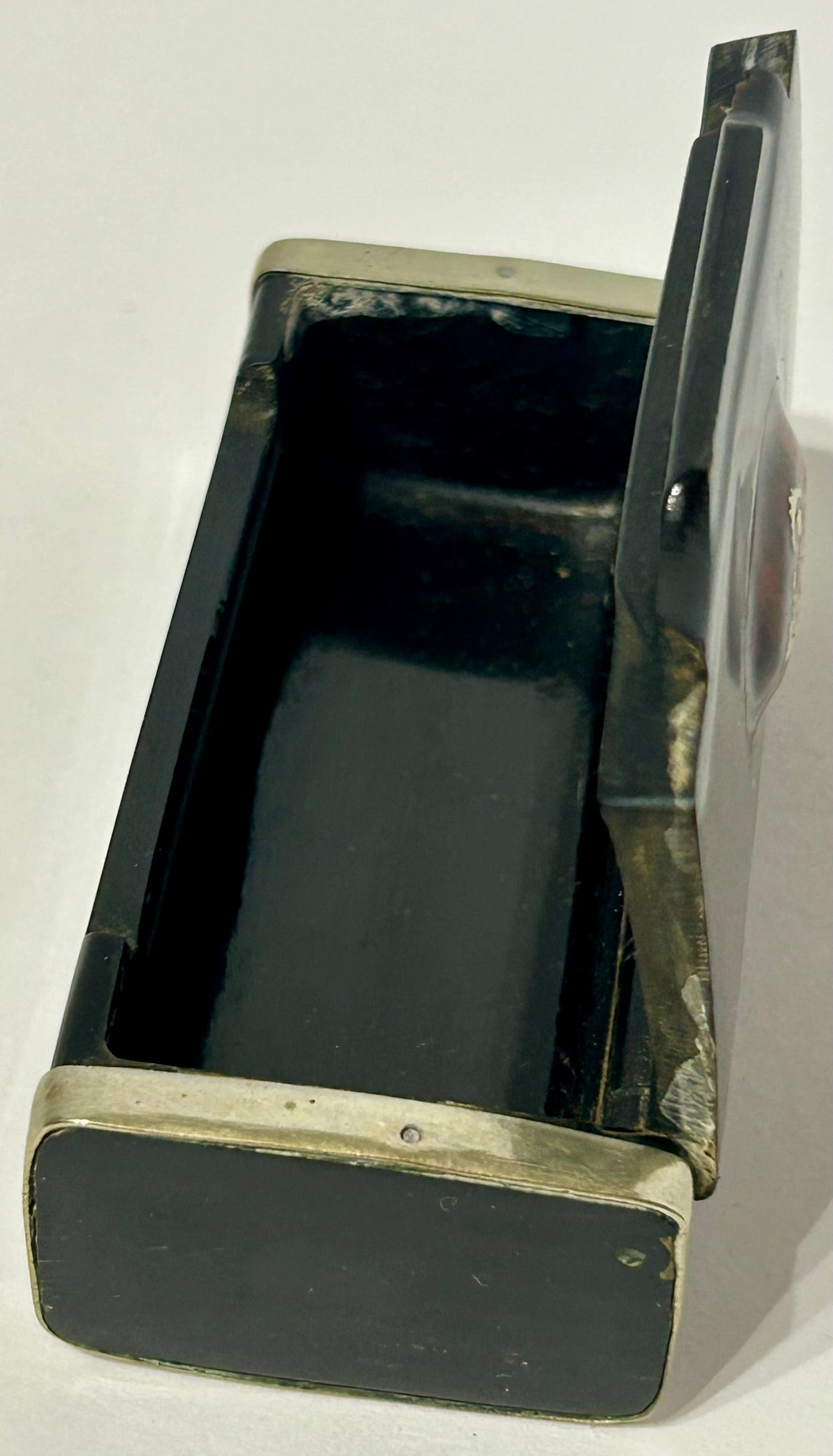 SNUFF BOX WITH TORTOISE SHELL AND SILVER LID
