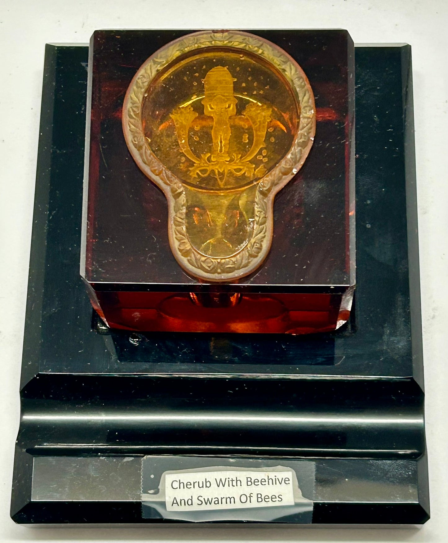 ANTIQUE GLASS INKWELL WITH ETCHED LID OF BEEHIVE IN AMBER, BLACK, & REDDISH GLASS. VERY HIGH QUALITY
