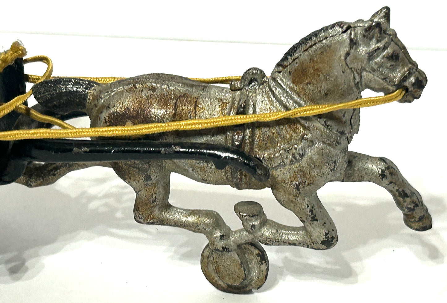 CAST IRON ANTIQUE HORSE DRAWN HANSOM CAB TOY