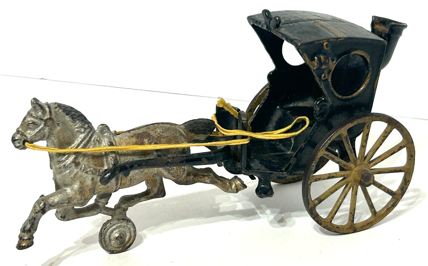 CAST IRON ANTIQUE HORSE DRAWN HANSOM CAB TOY