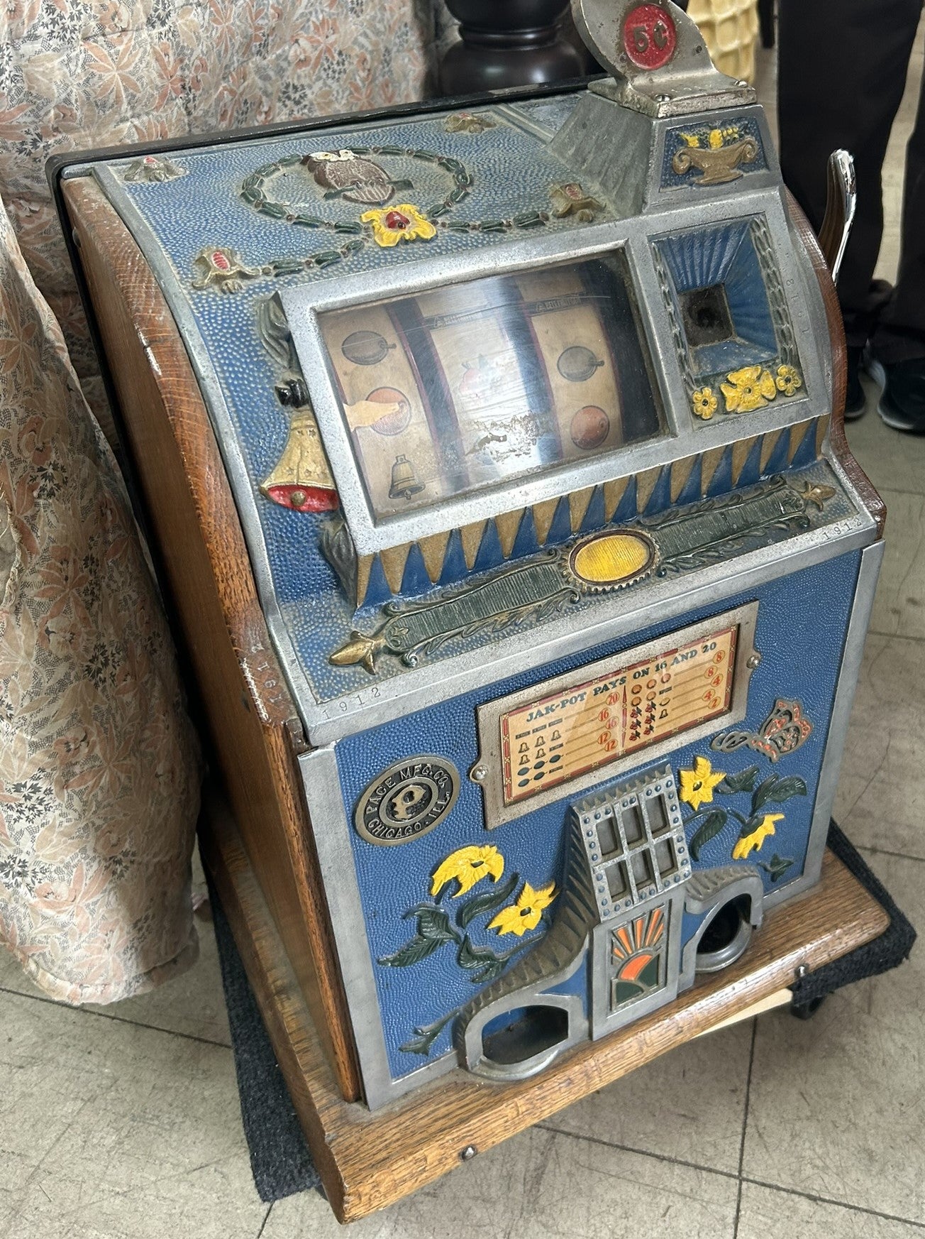 NICKEL PACE EARLY SLOT MACHINE IN GREAT CONDITION