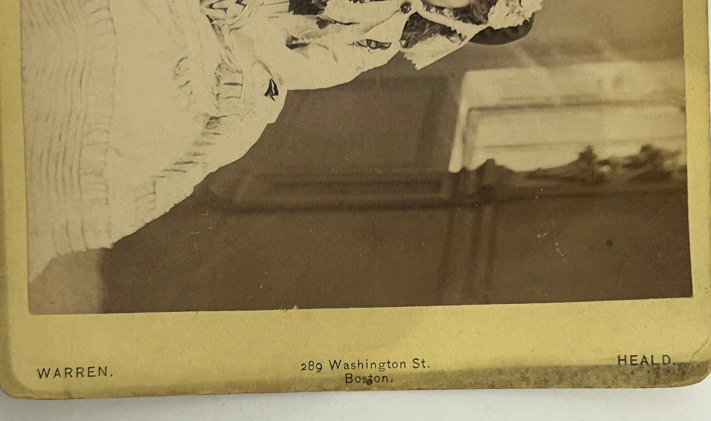 ANTIQUE CABINET CARD PHOTOGRAPH OF EARLY STAGE PERFORMERS FAMILY