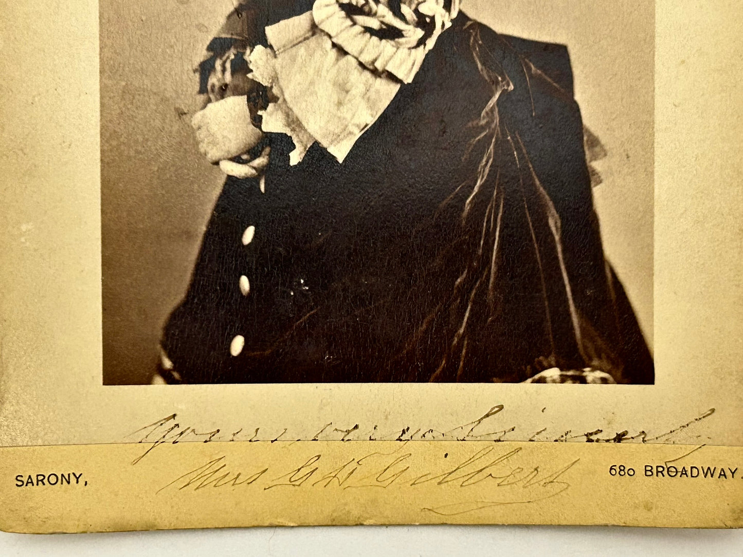 ANTIQUE CABINET CARD PHOTOGRAPH OF ACTRESS MRS. GEORGE H. GILBERT