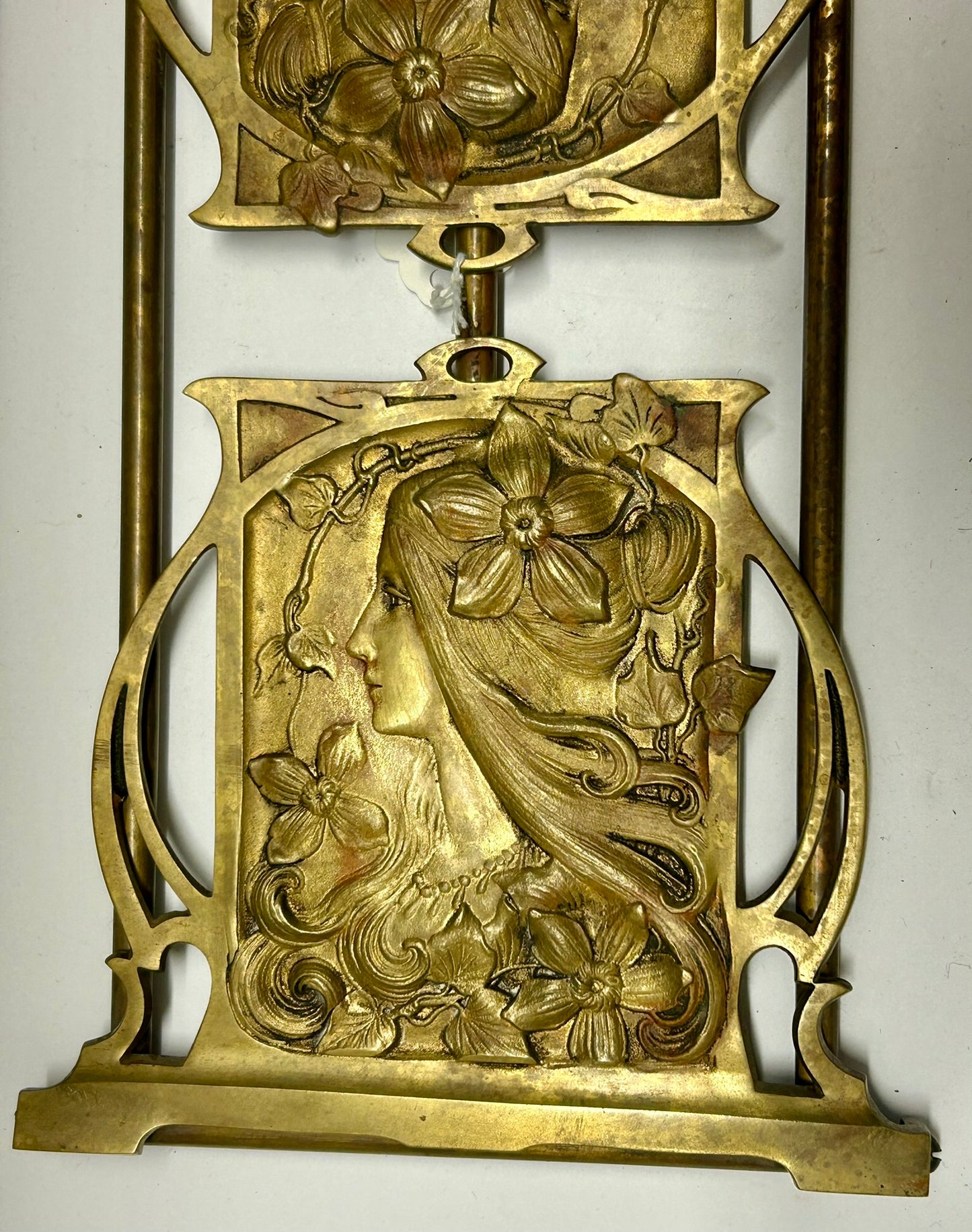 ART NOVEAU WOMANS HEAD BRASS EXPANDING BOOK RACK