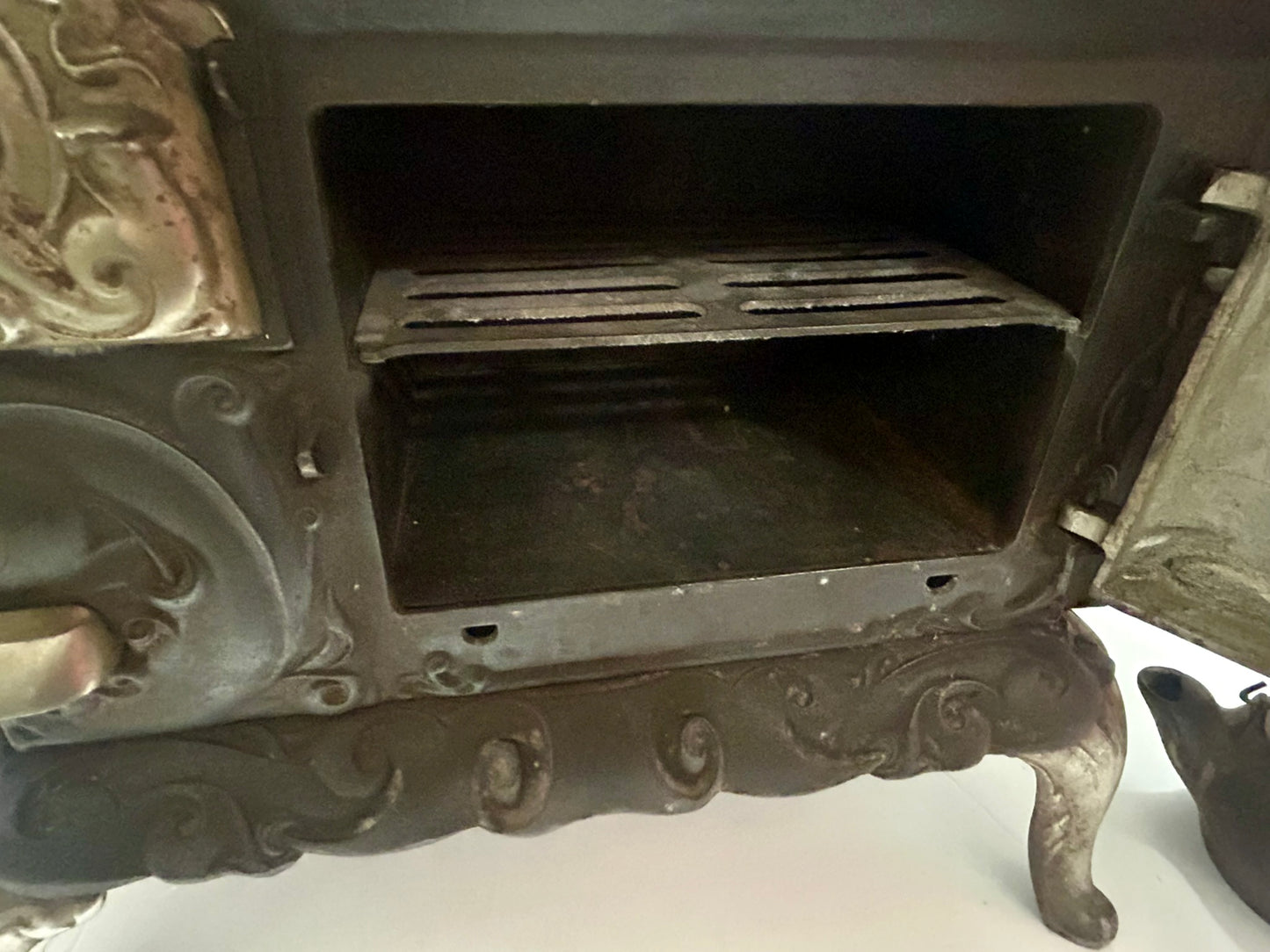 BUCKS JR. #2 LARGE CAST IRON WOOD COOK STOVE SAMPLE OR TOY