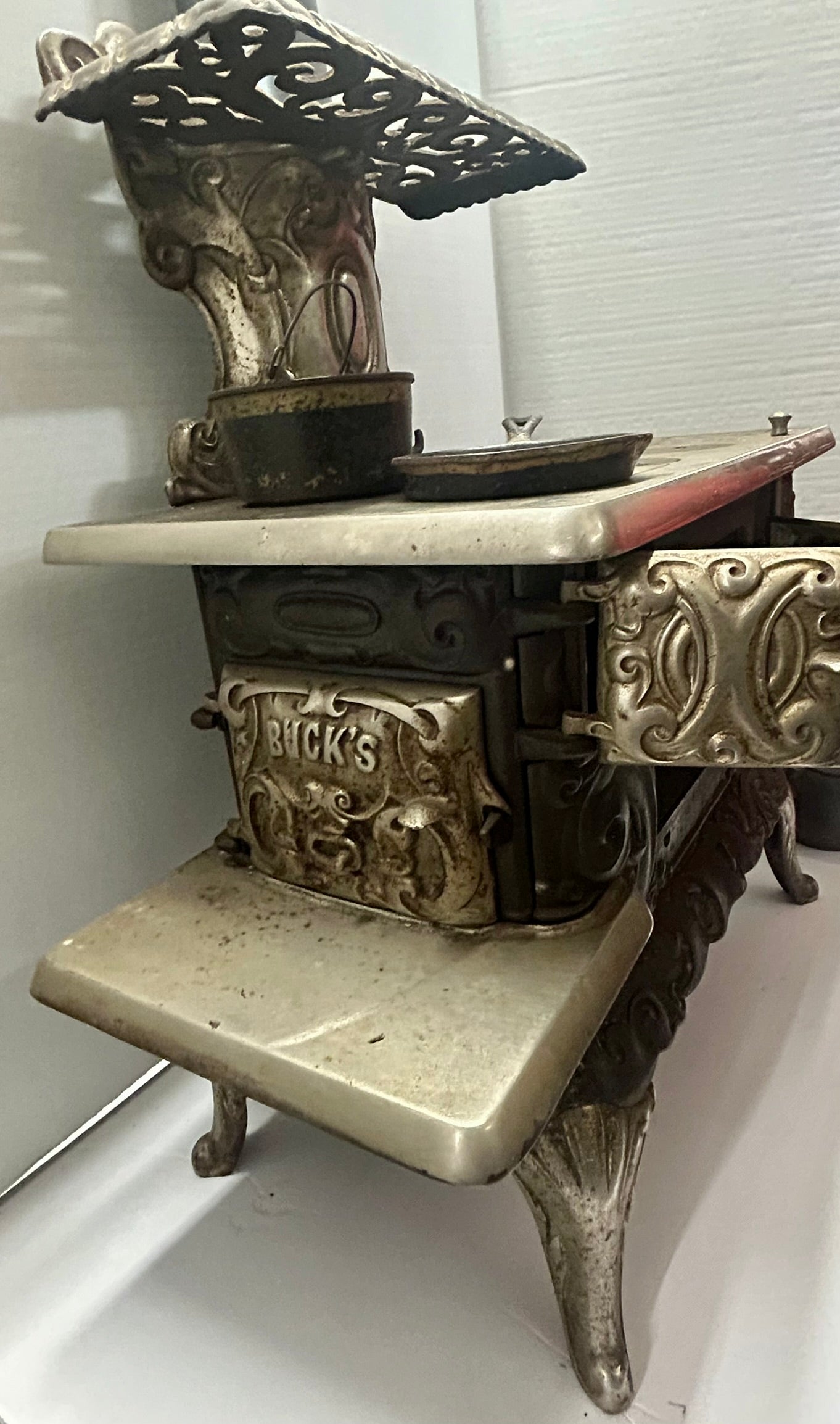 BUCKS JR. #2 LARGE CAST IRON WOOD COOK STOVE SAMPLE OR TOY