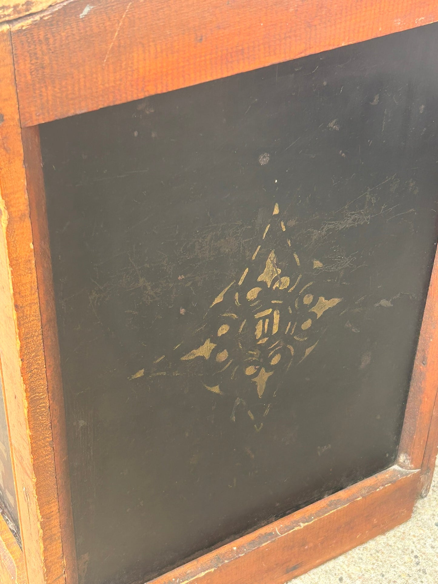 ANTIQUE STORE FLOOR COFFEE BOX FOR DILWORTHS PRIME GRADE COFFEE