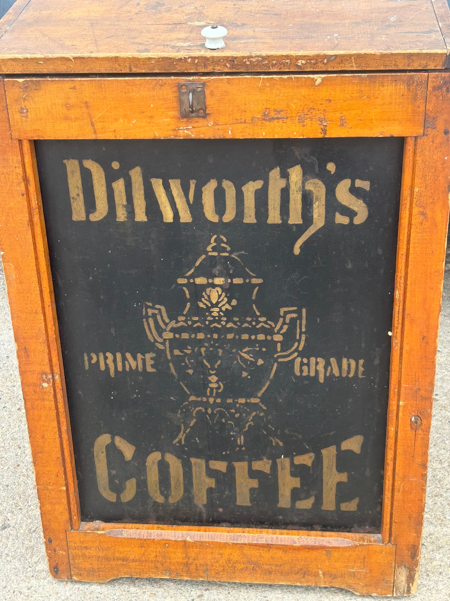 ANTIQUE STORE FLOOR COFFEE BOX FOR DILWORTHS PRIME GRADE COFFEE