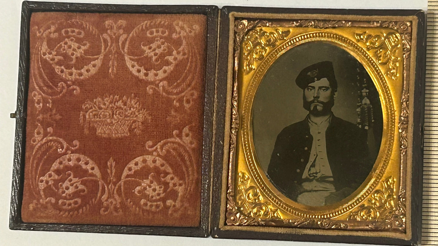 CIVIL WAR SOLDIER WEARING UNUSUAL HAT TINTYPE PORTRAIT IN CASE