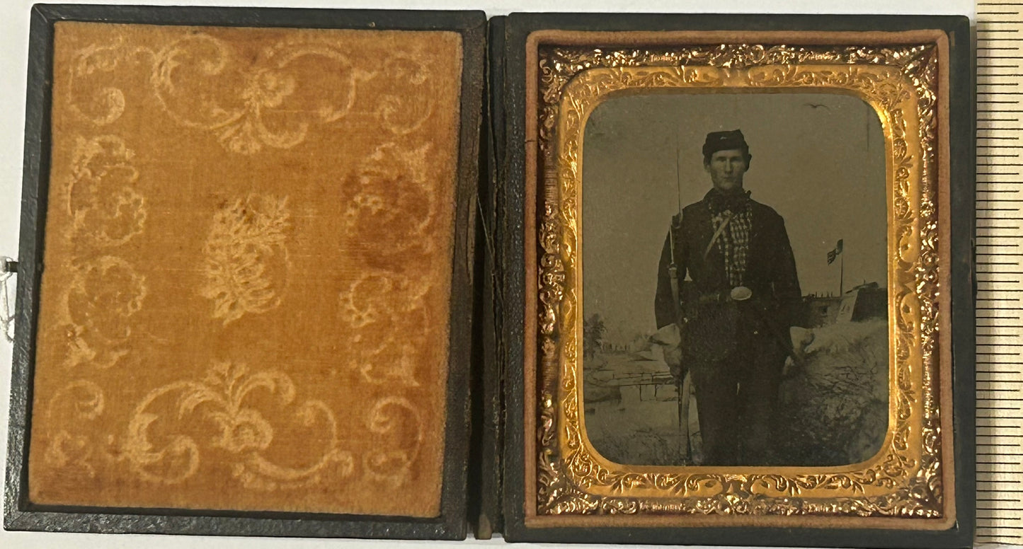 CIVIL WAR ARMED SOLDIER WITH PATRIOTIC CAMP SCENE BACKGROUND TINTYPE PORTRAIT