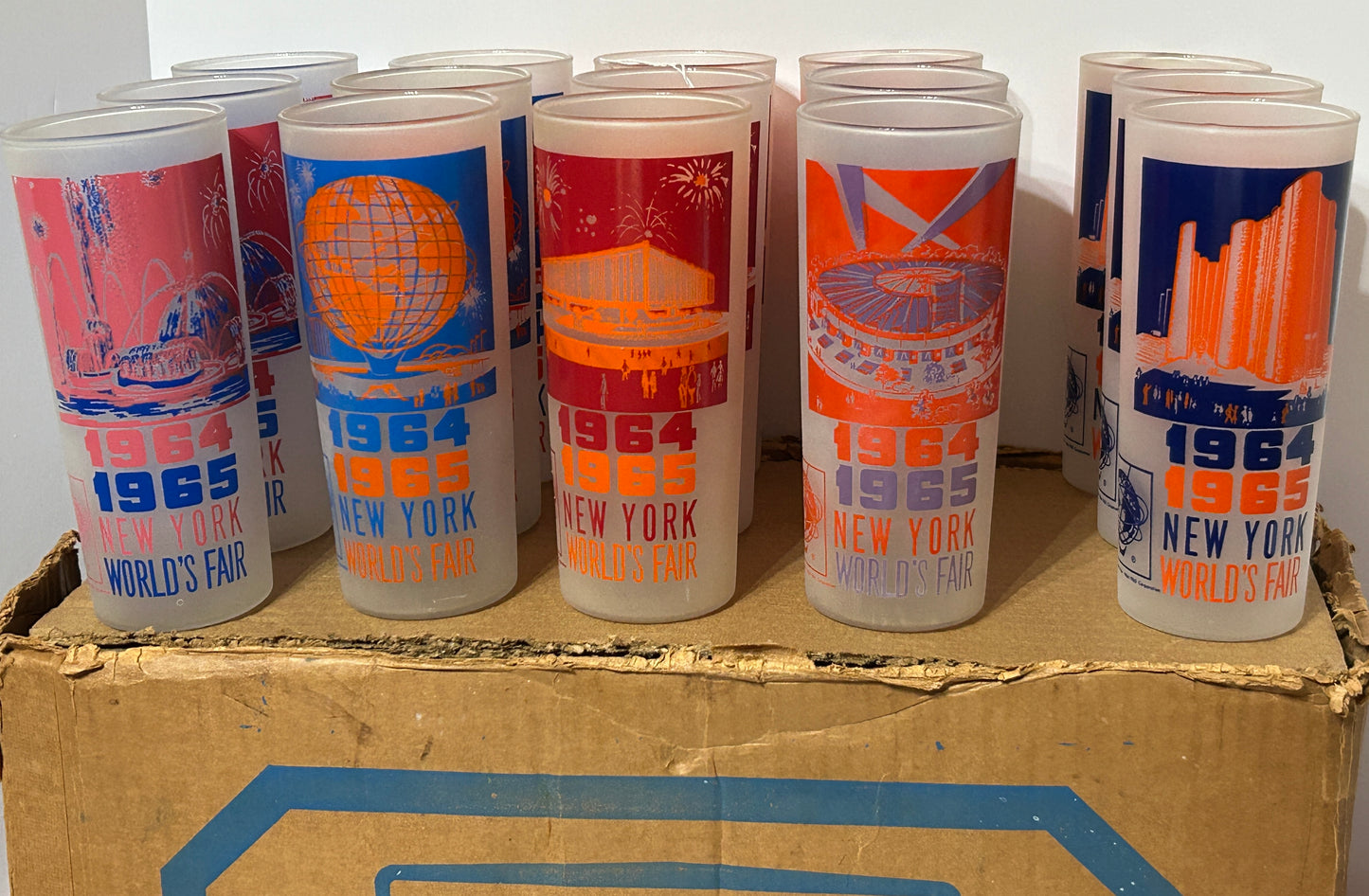 MOBIL GASOLINE CASE OF NEW YORK 1964 WORLD'S FAIR GLASSES