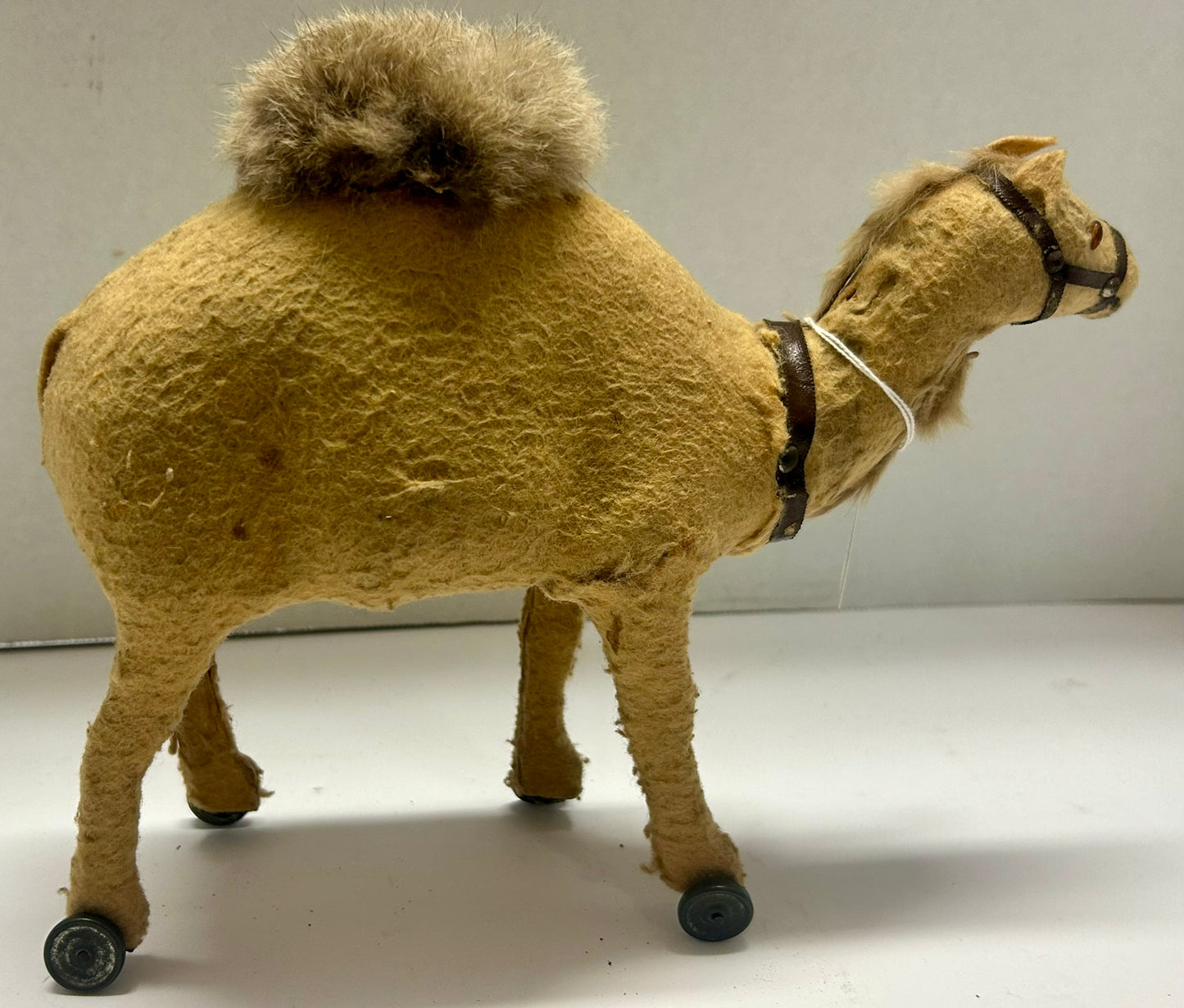 CAMEL ANTIQUE PLATFORM PULL TOY
