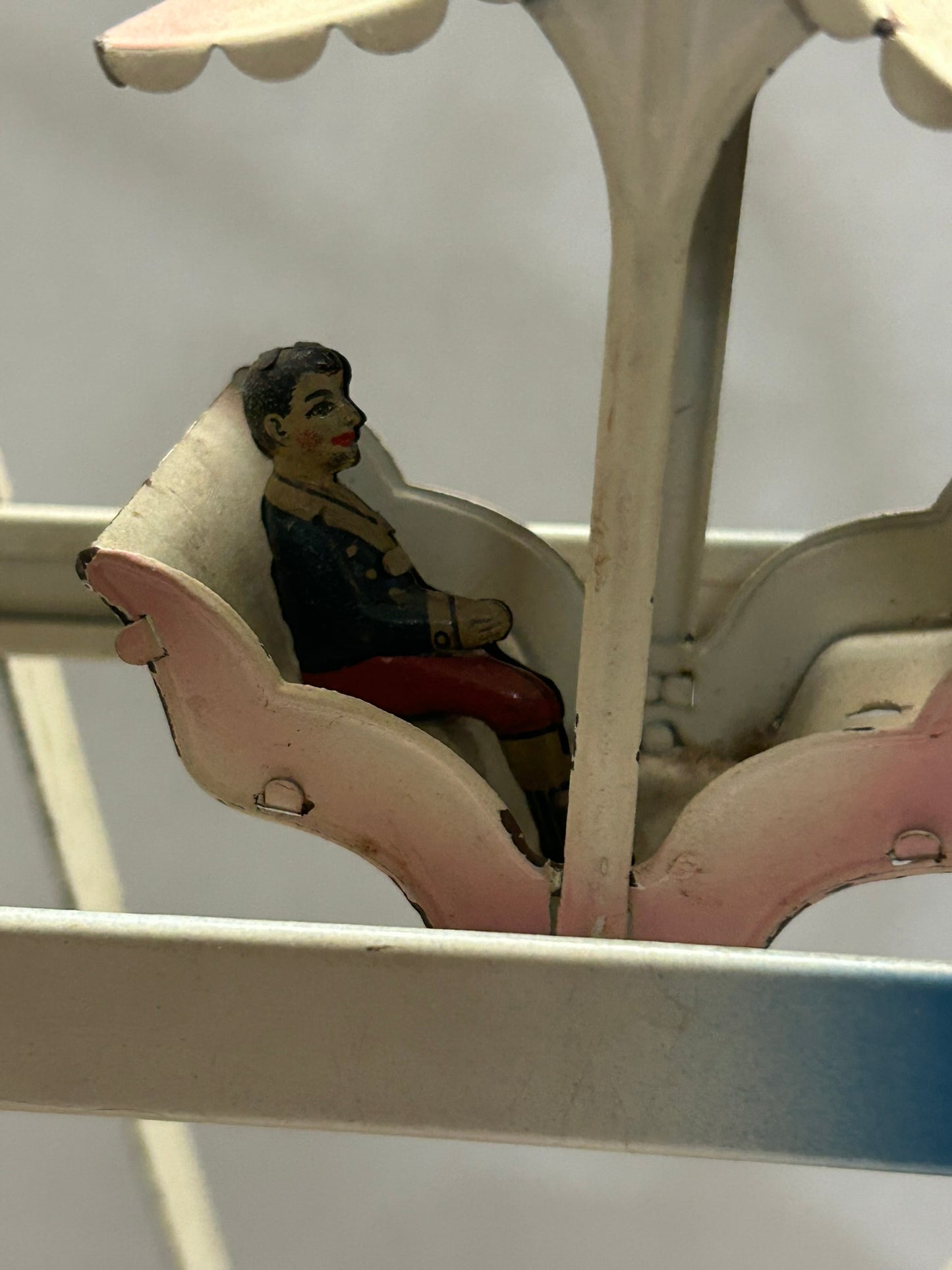 FERRIS WHEEL RACHET ANTIQUE TIN TOY