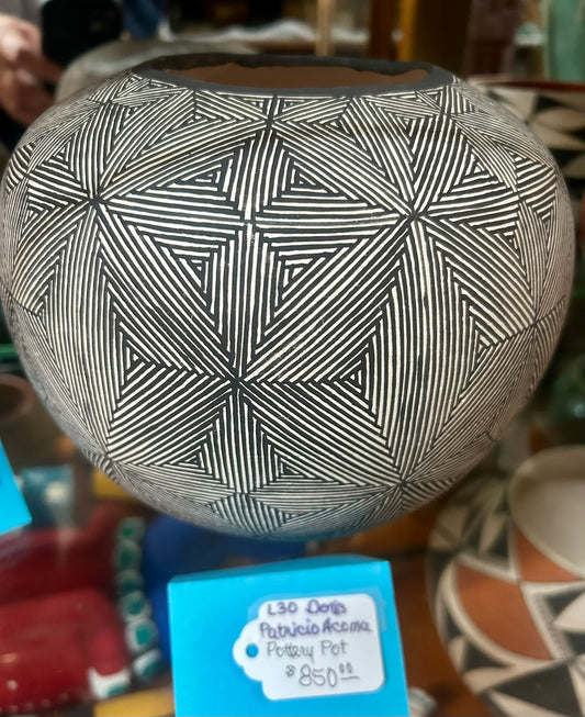 DORIS PATRICIO ACOMA POTTERY POT