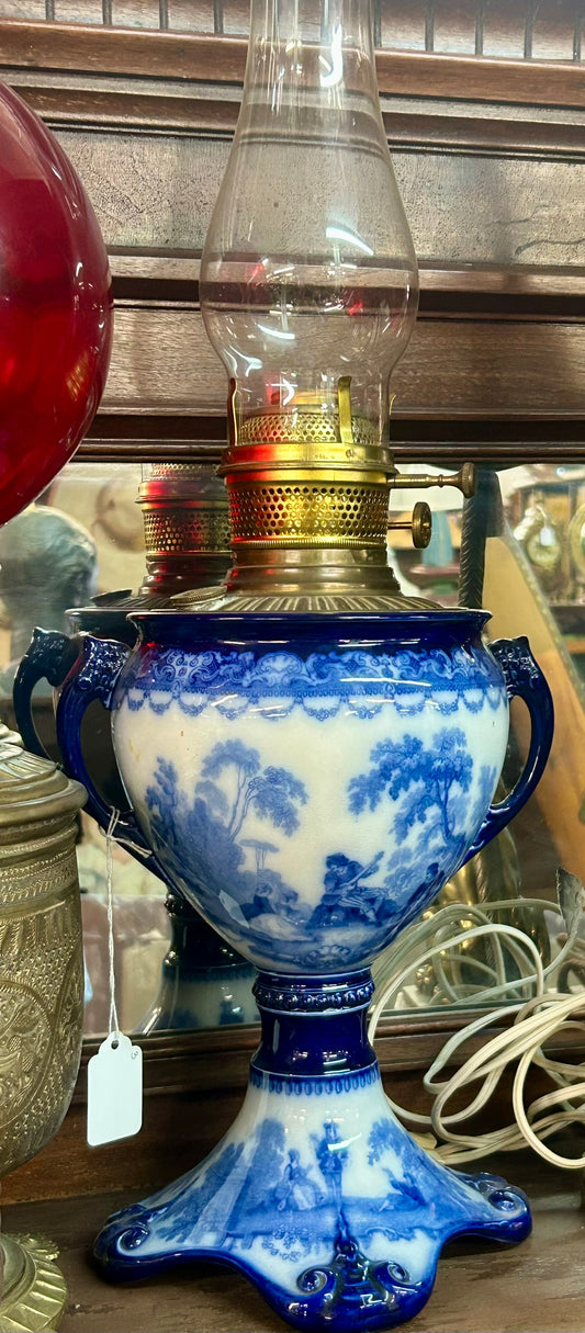 FLOW BLUE URN KEREOSCENE LAMP