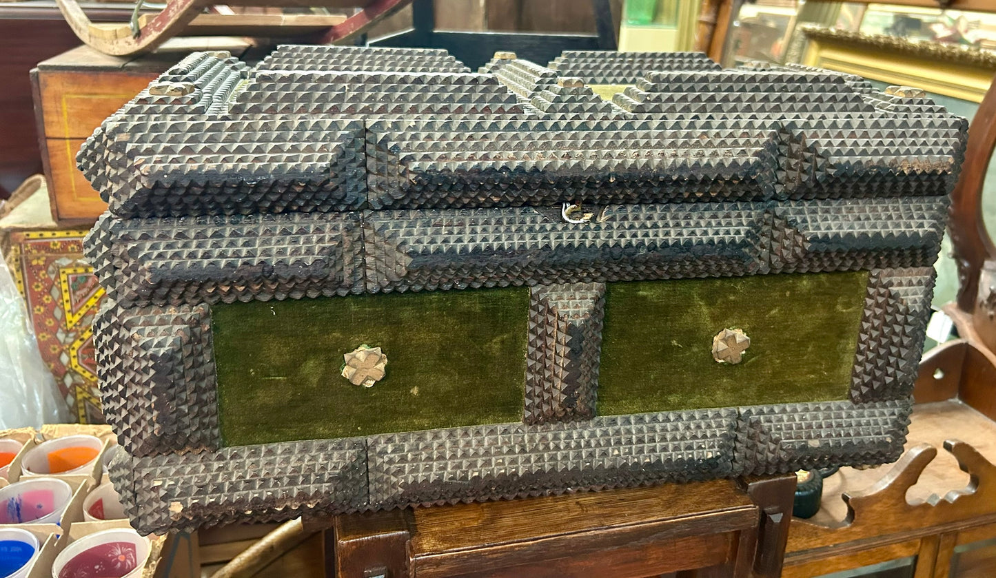 TRAMP ART LARGE BOX