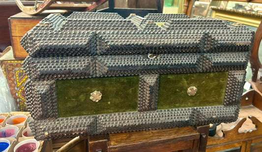 TRAMP ART LARGE BOX