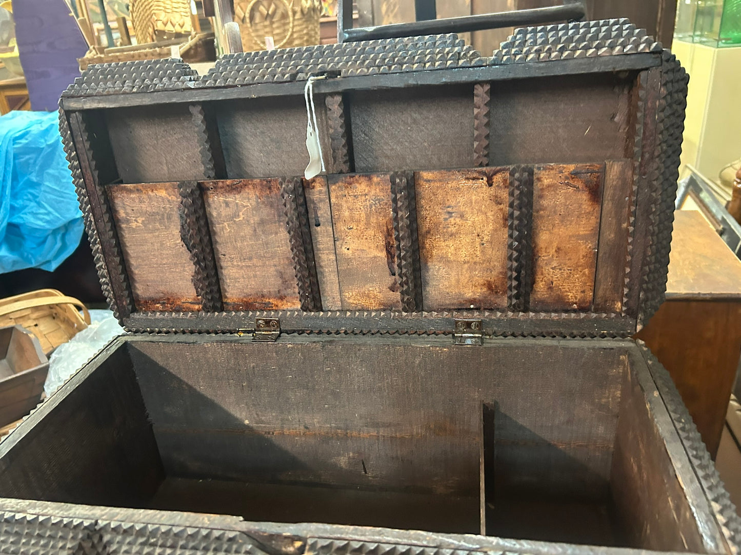 TRAMP ART LARGE BOX