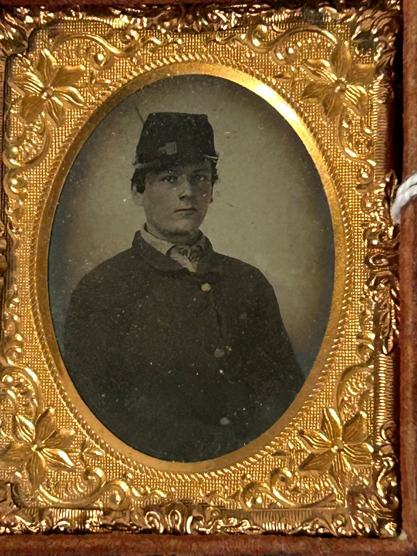 CIVIL WAR UNION SOLDIER TIN TYPE IN CASE