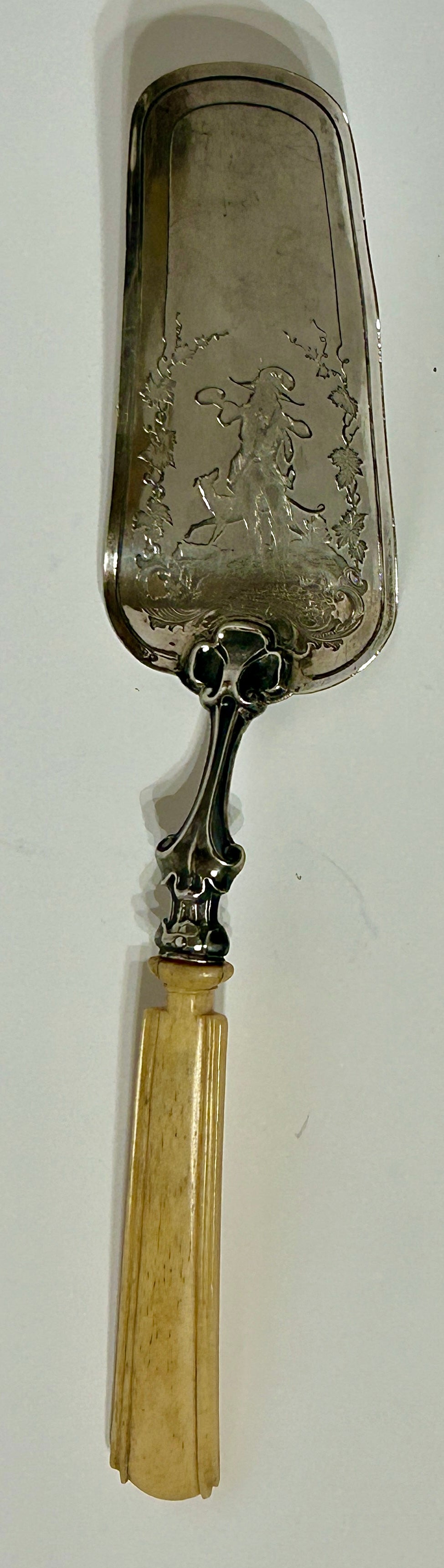 EUROPEAN ANTIQUE SILVER FANCY ENGRAVED SERVER WITH BONE HANDLE