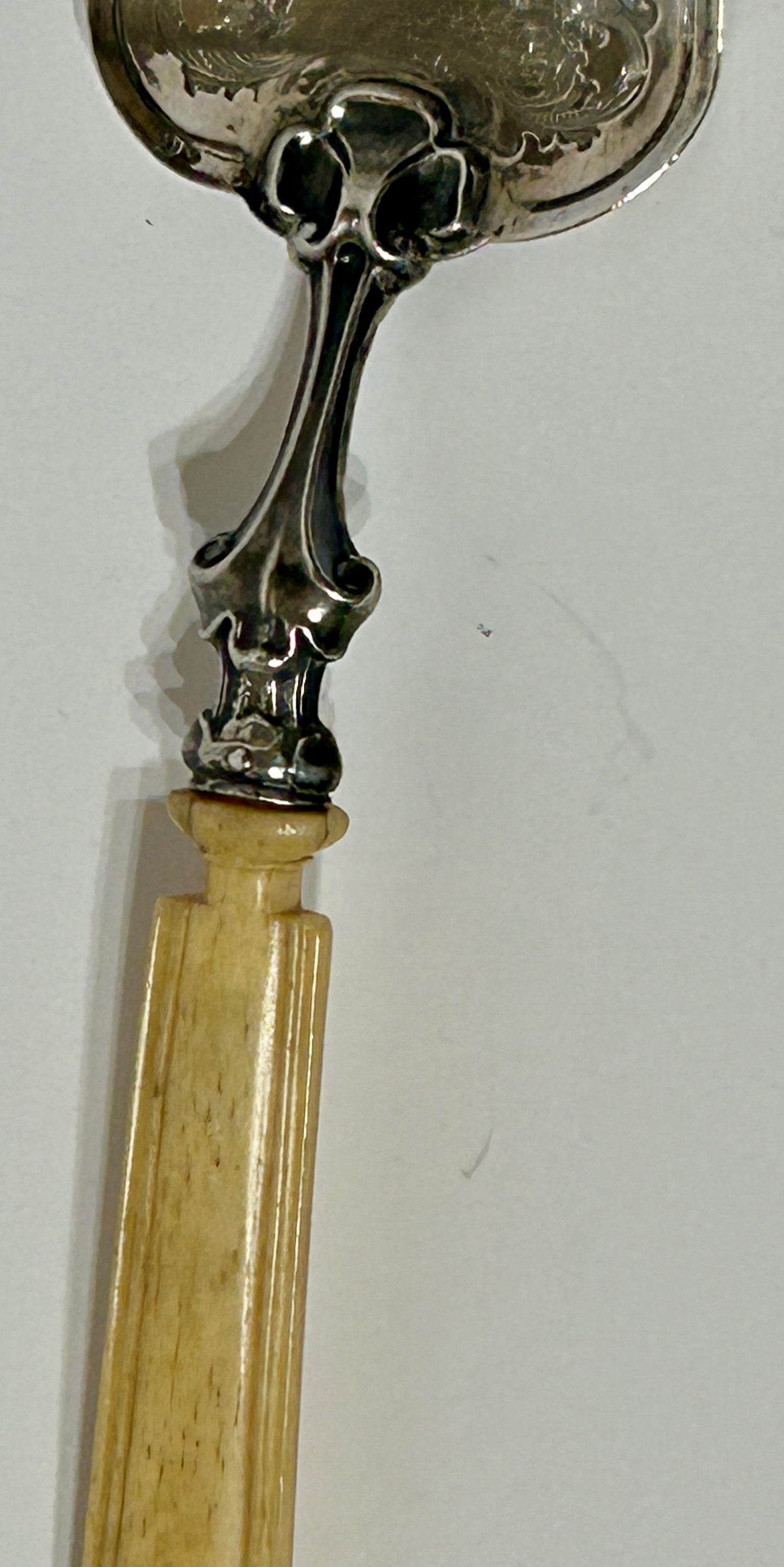 EUROPEAN ANTIQUE SILVER FANCY ENGRAVED SERVER WITH BONE HANDLE