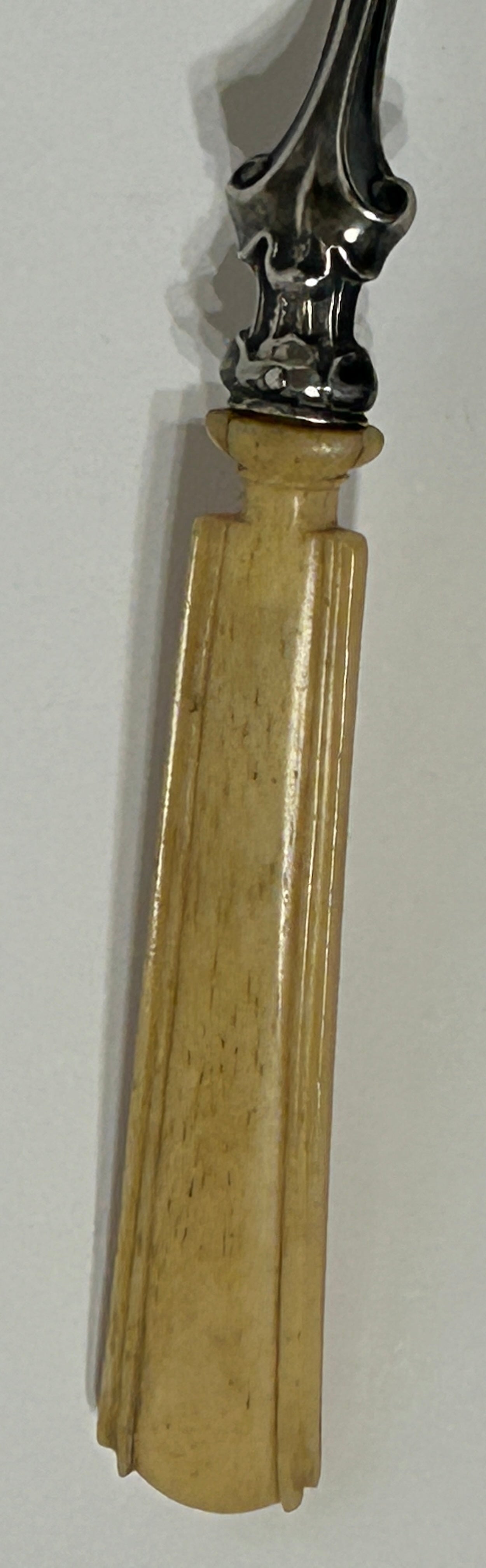 EUROPEAN ANTIQUE SILVER FANCY ENGRAVED SERVER WITH BONE HANDLE