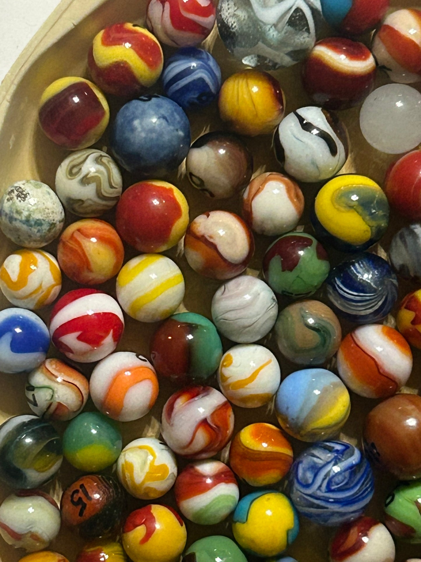 MARBLE COLLECTION OF VARIED TYPES AND SIZES