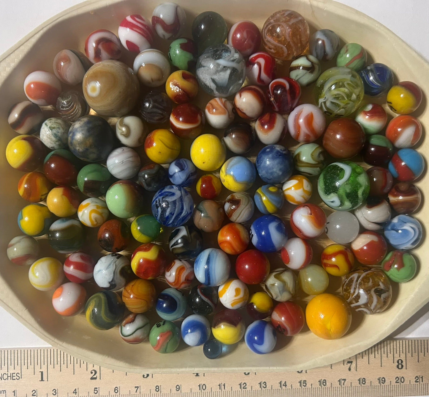 MARBLE COLLECTION OF VARIED TYPES AND SIZES