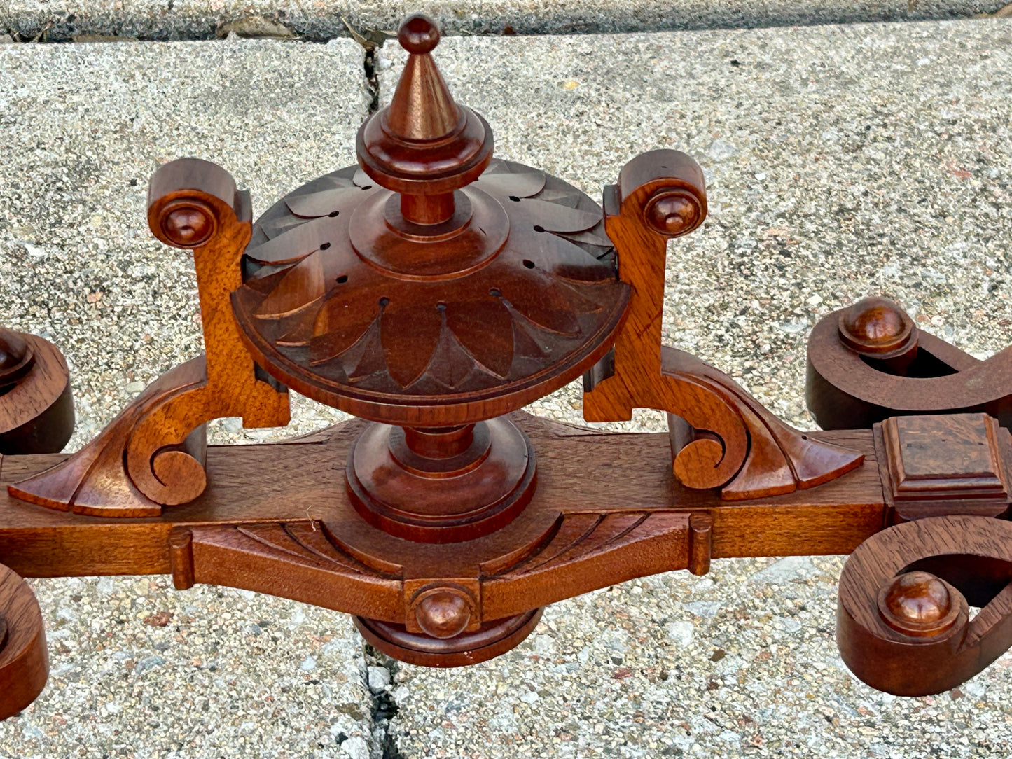VICTORIAN ANTIQUE FANCY WALNUT MARBLE TOP CENTER TABLE