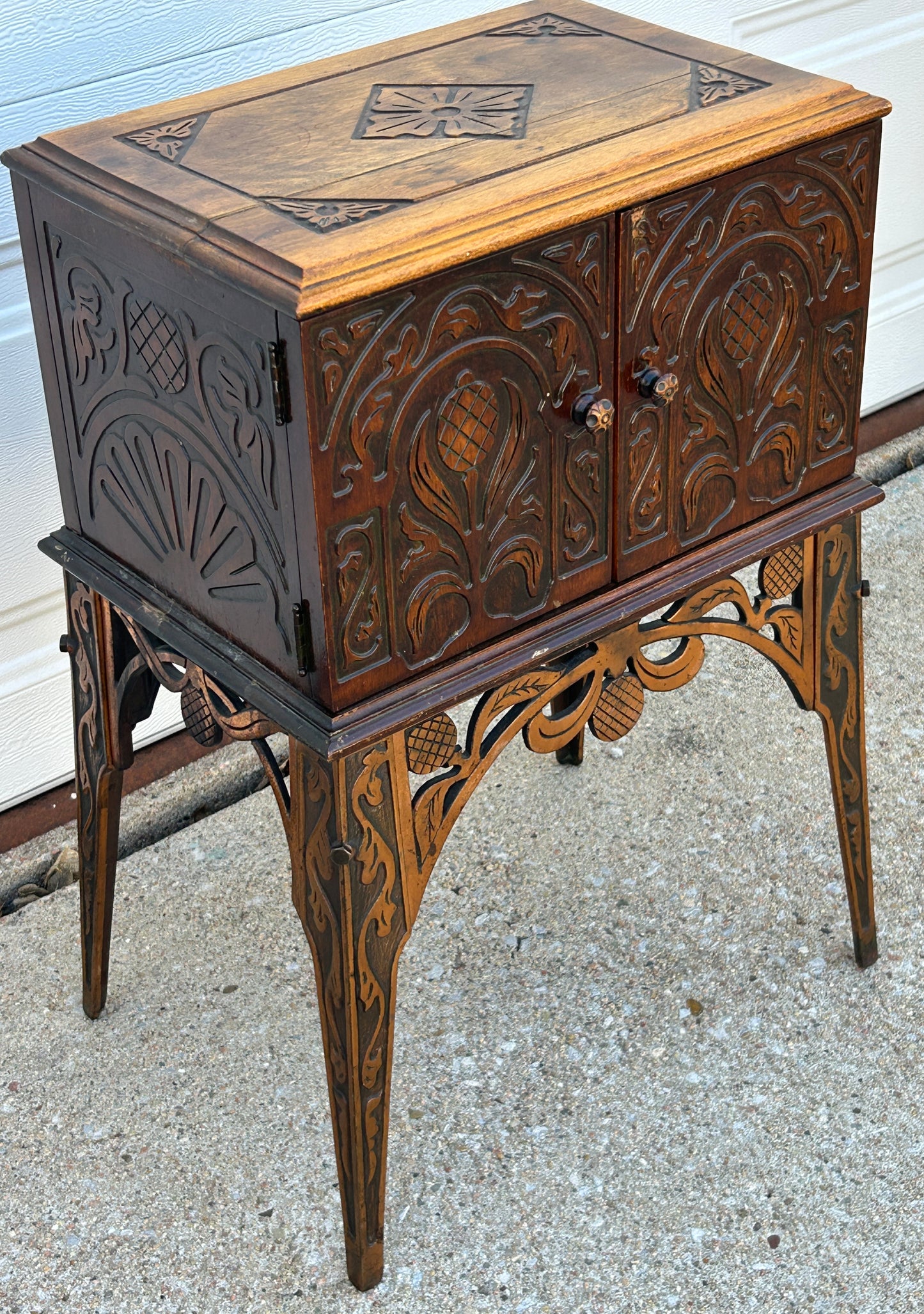 ART DECO SMOKERS CABINET WITH METAL BASE 1930'S