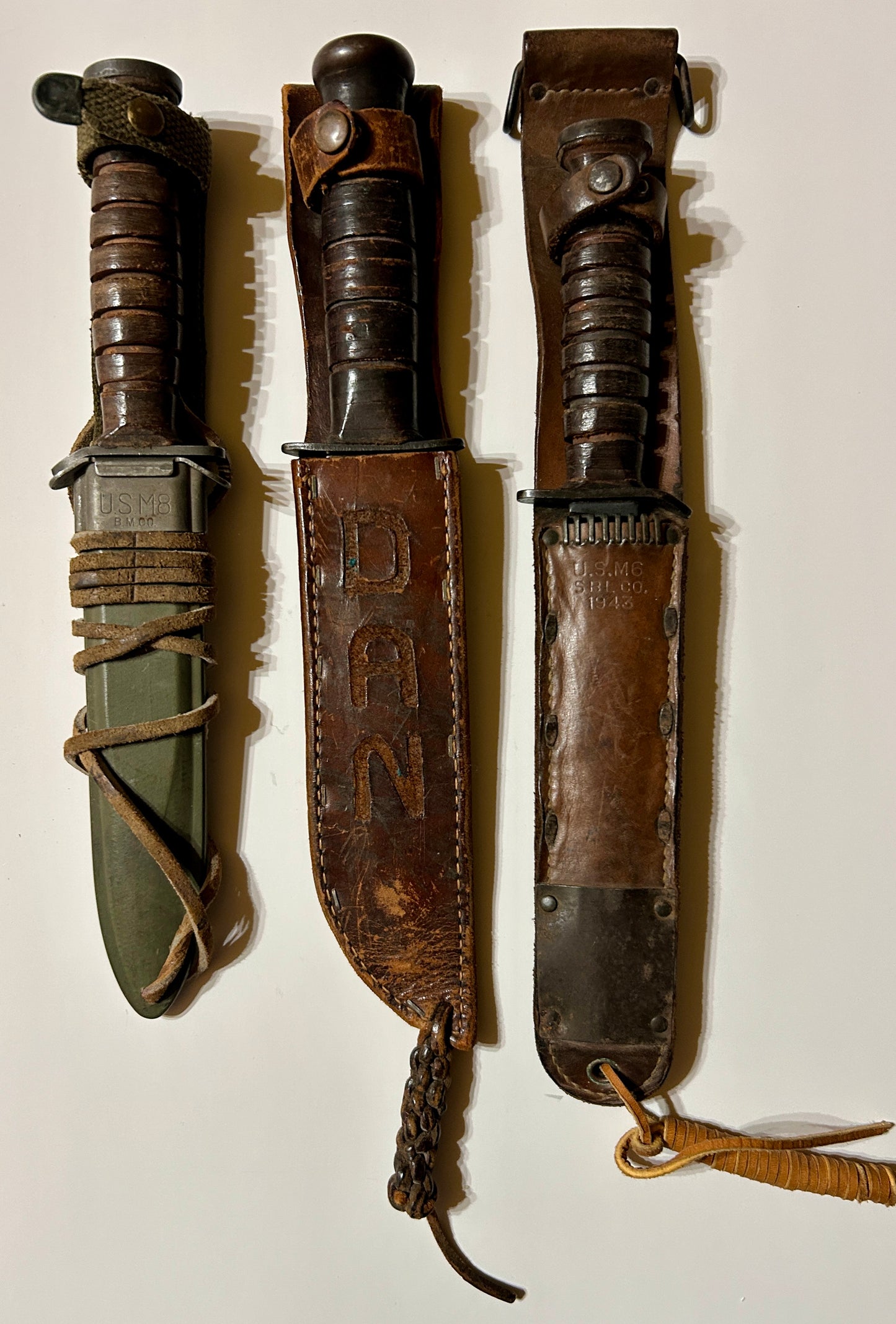 THREE UNITED STATES MILITARY KNIVES