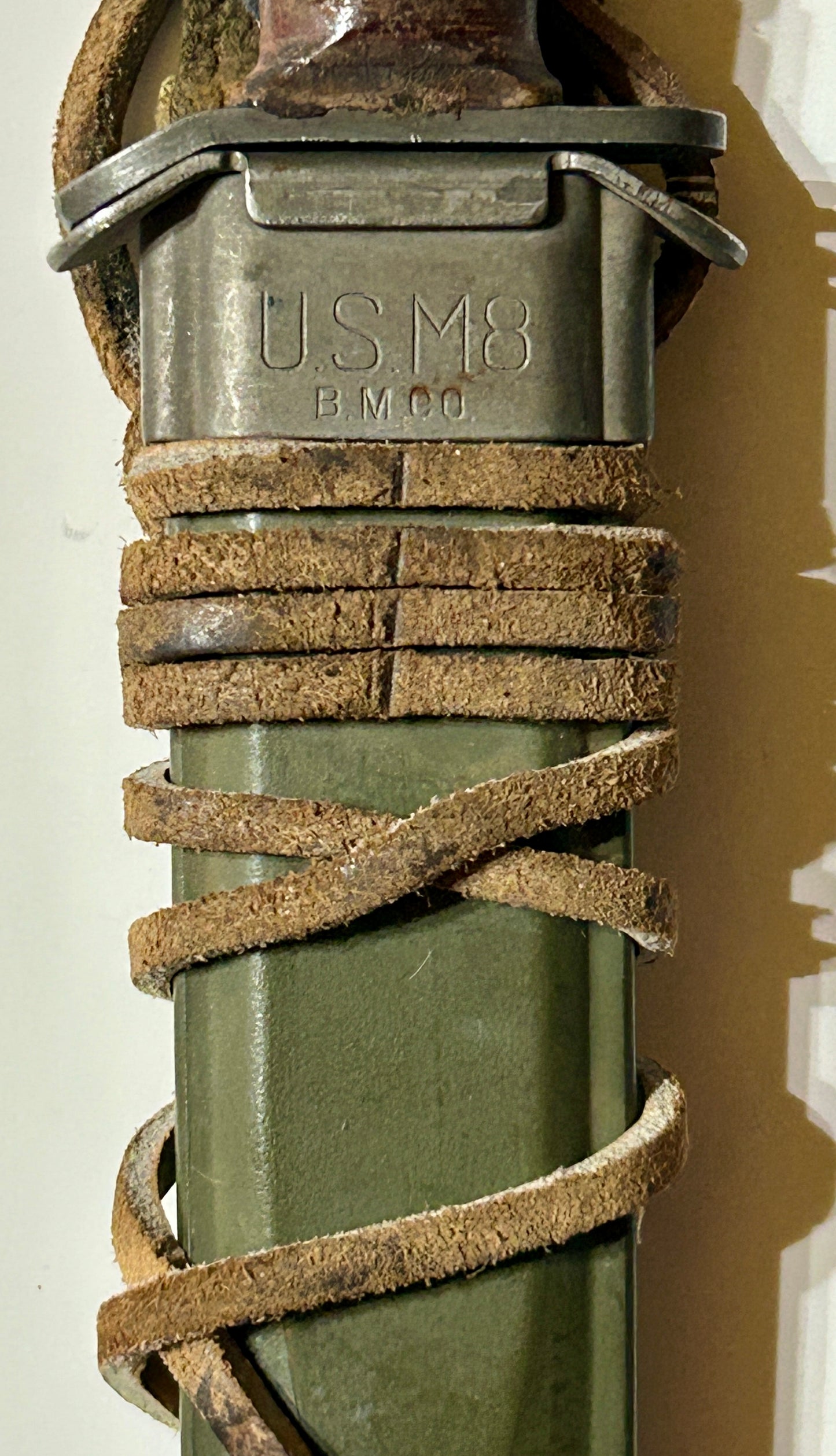THREE UNITED STATES MILITARY KNIVES