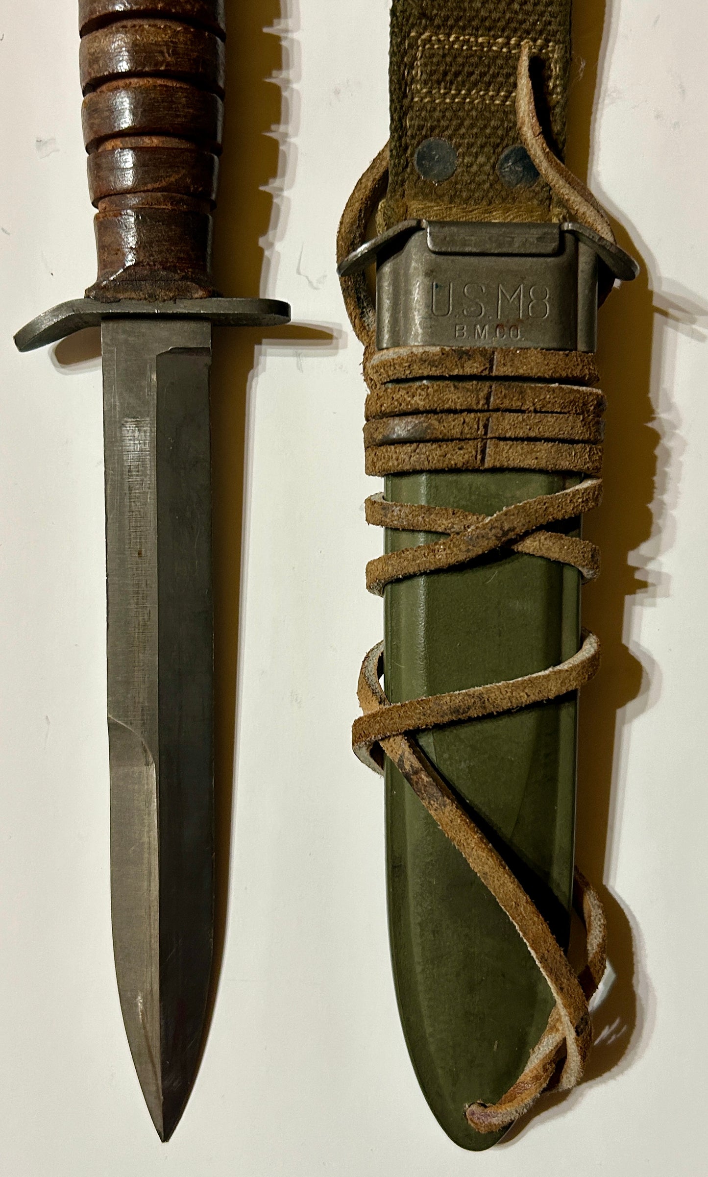 THREE UNITED STATES MILITARY KNIVES