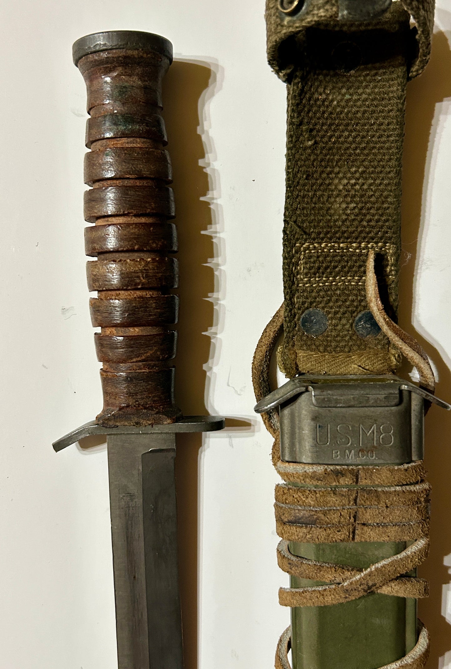 THREE UNITED STATES MILITARY KNIVES