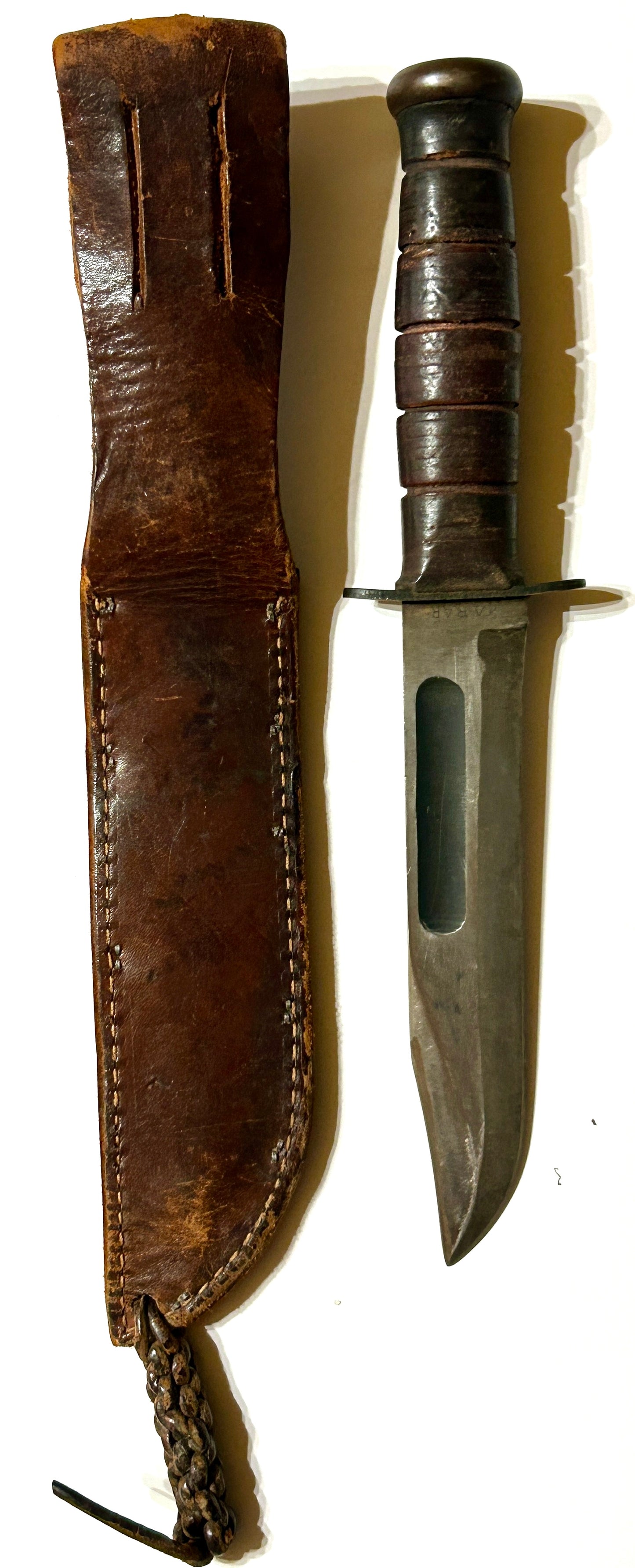 THREE UNITED STATES MILITARY KNIVES