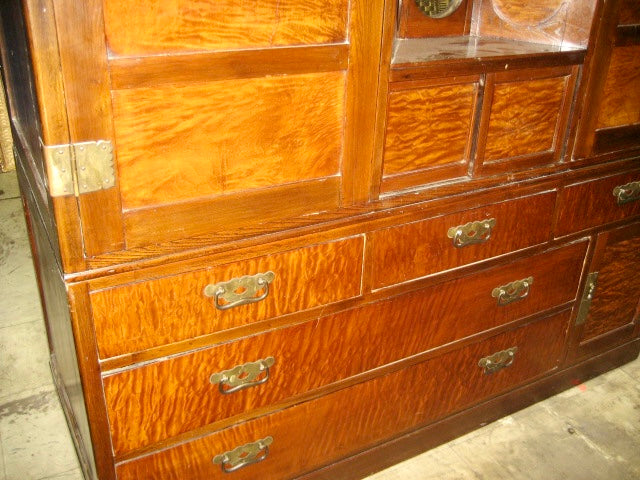 JAPANESE LARGE ANTIQUE CHEST WITH BEAUTIFUL WOOD