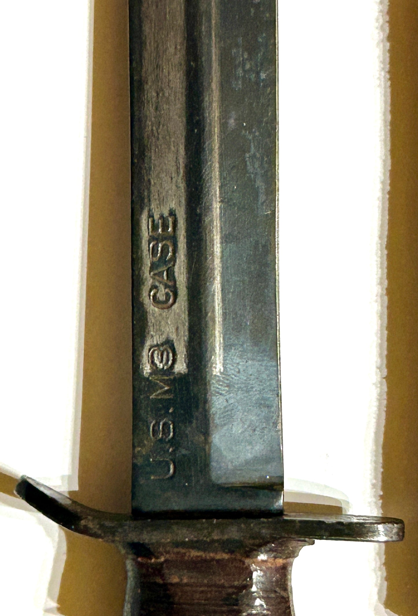 THREE UNITED STATES MILITARY KNIVES