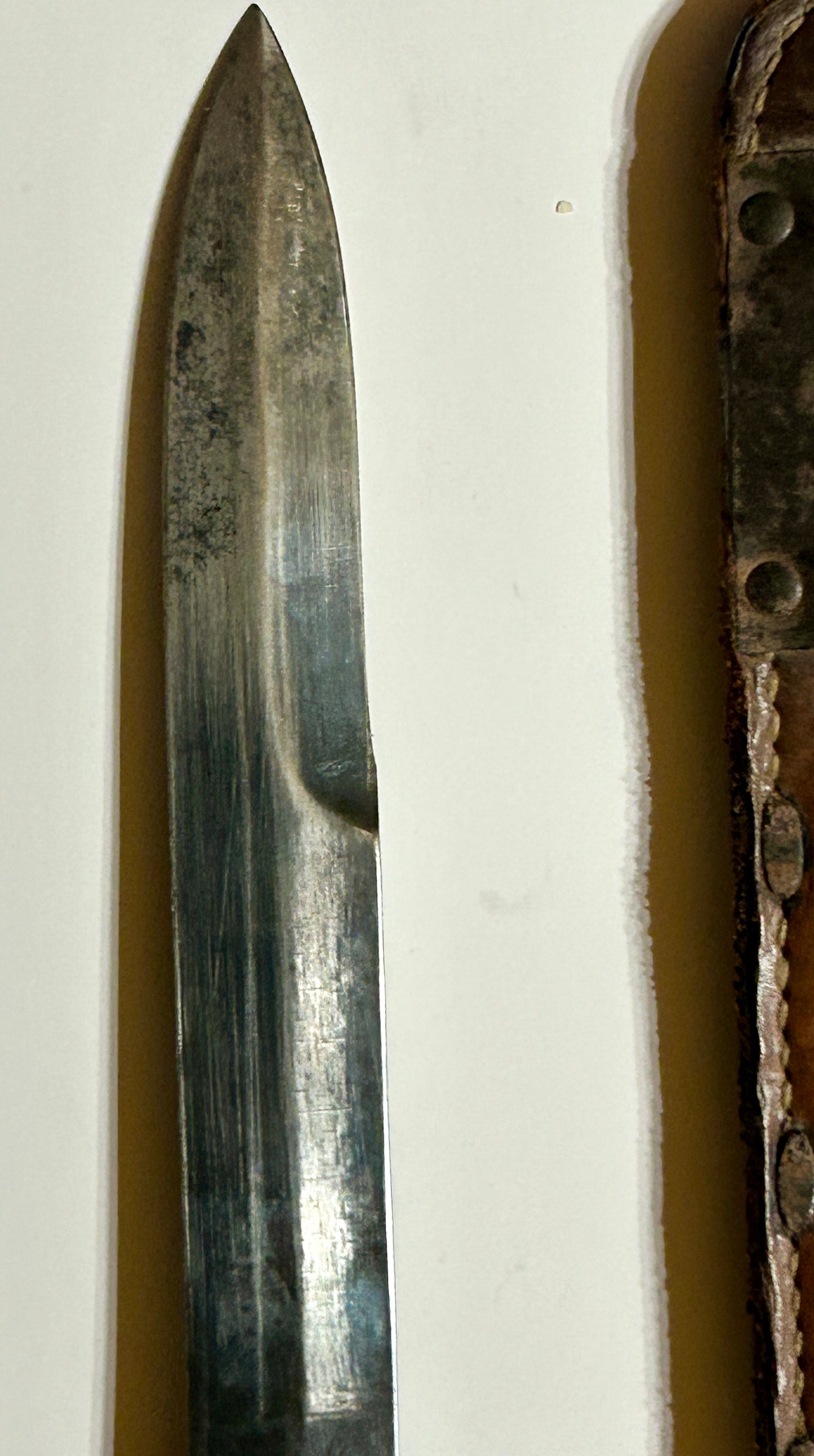 THREE UNITED STATES MILITARY KNIVES
