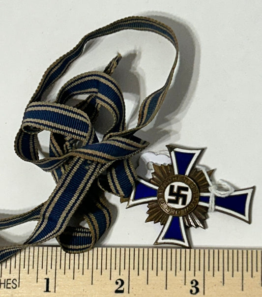 WWII GERMAN MOTHERS MEDAL WITH RIBBON
