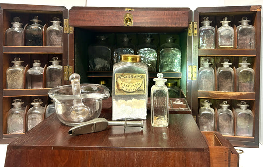 DOCTOR'S MEDICINE CASE CIRCA 1820-1850 WITH BOTTLES AND OTHER ITEMS