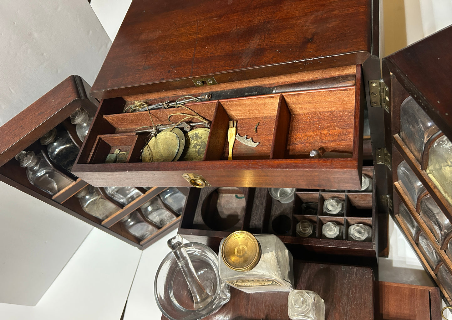 DOCTOR'S MEDICINE CASE CIRCA 1820-1850 WITH BOTTLES AND OTHER ITEMS
