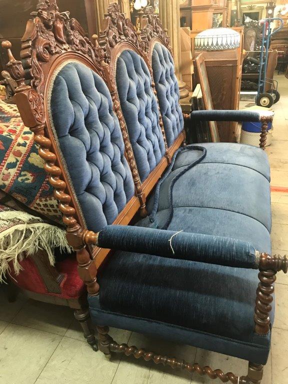 1870 TUFTED VICTORIAN SETTEE AND TWO CHAIRS