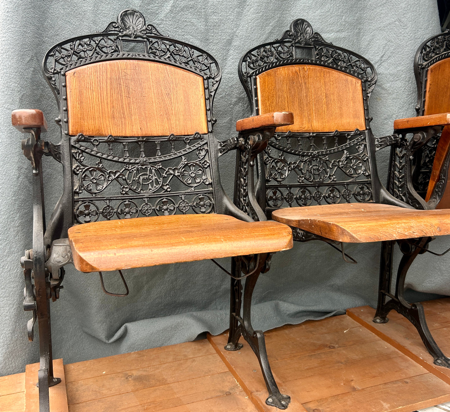 ANTIQUE FANCY CAST IRON AND WOOD TRIPLE SEAT THEATER FOLDING BENCH