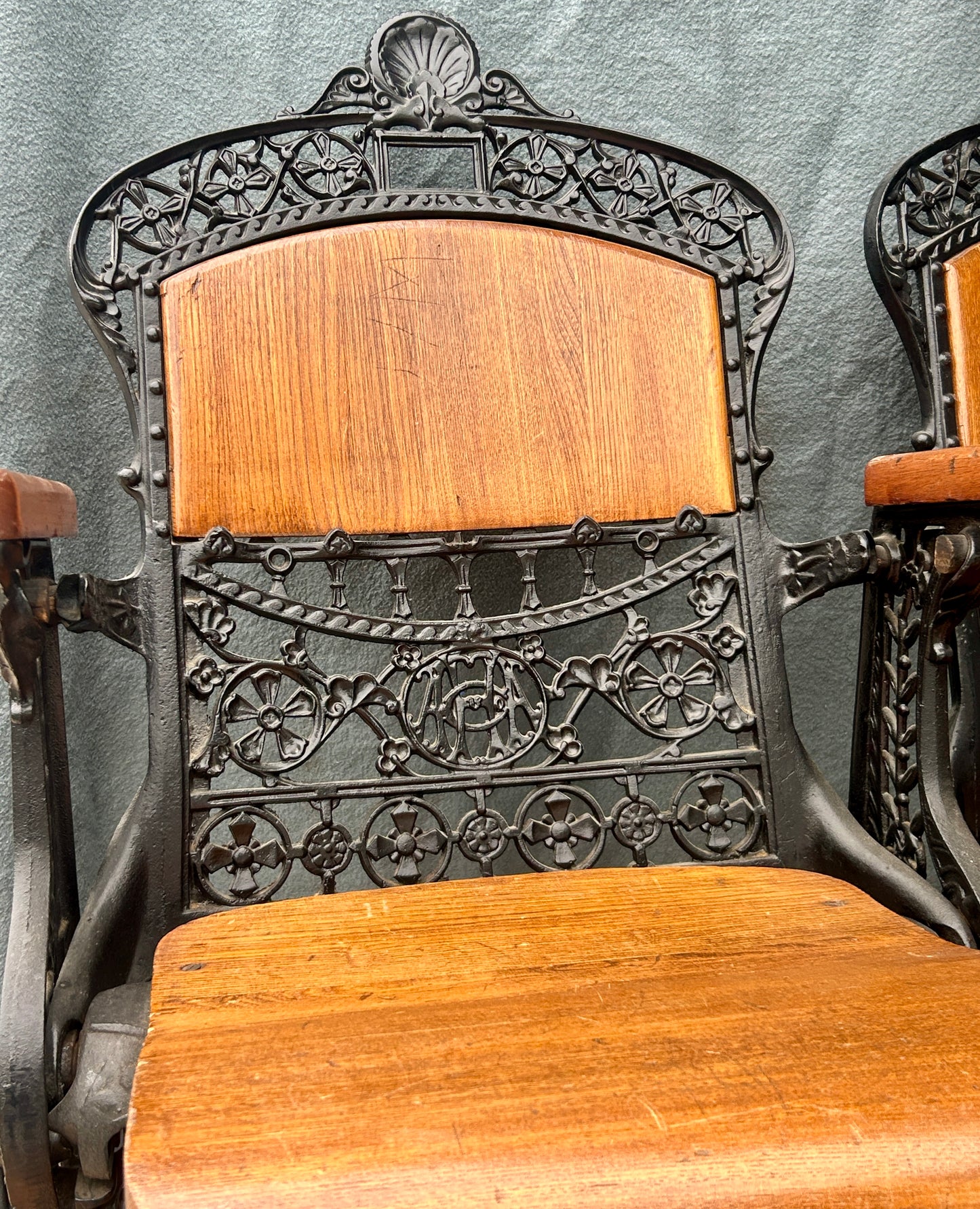 ANTIQUE FANCY CAST IRON AND WOOD TRIPLE SEAT THEATER FOLDING BENCH